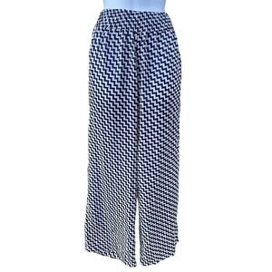 Fashion Fuse navy and white Chevron stripe pull on pants
